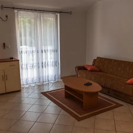 In With Balcony, Air Conditioning, Wifi