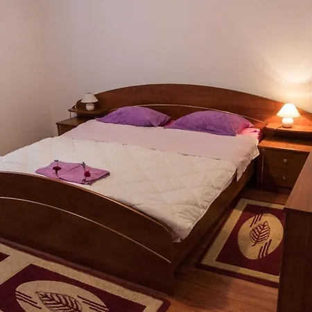 In With Balcony, Air Conditioning, Wifi Apartment *